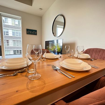 London Luxury Flat With Balcony, River View, O2 Arena, Excel, Canary Wharf, Station Apartment Bagian luar foto