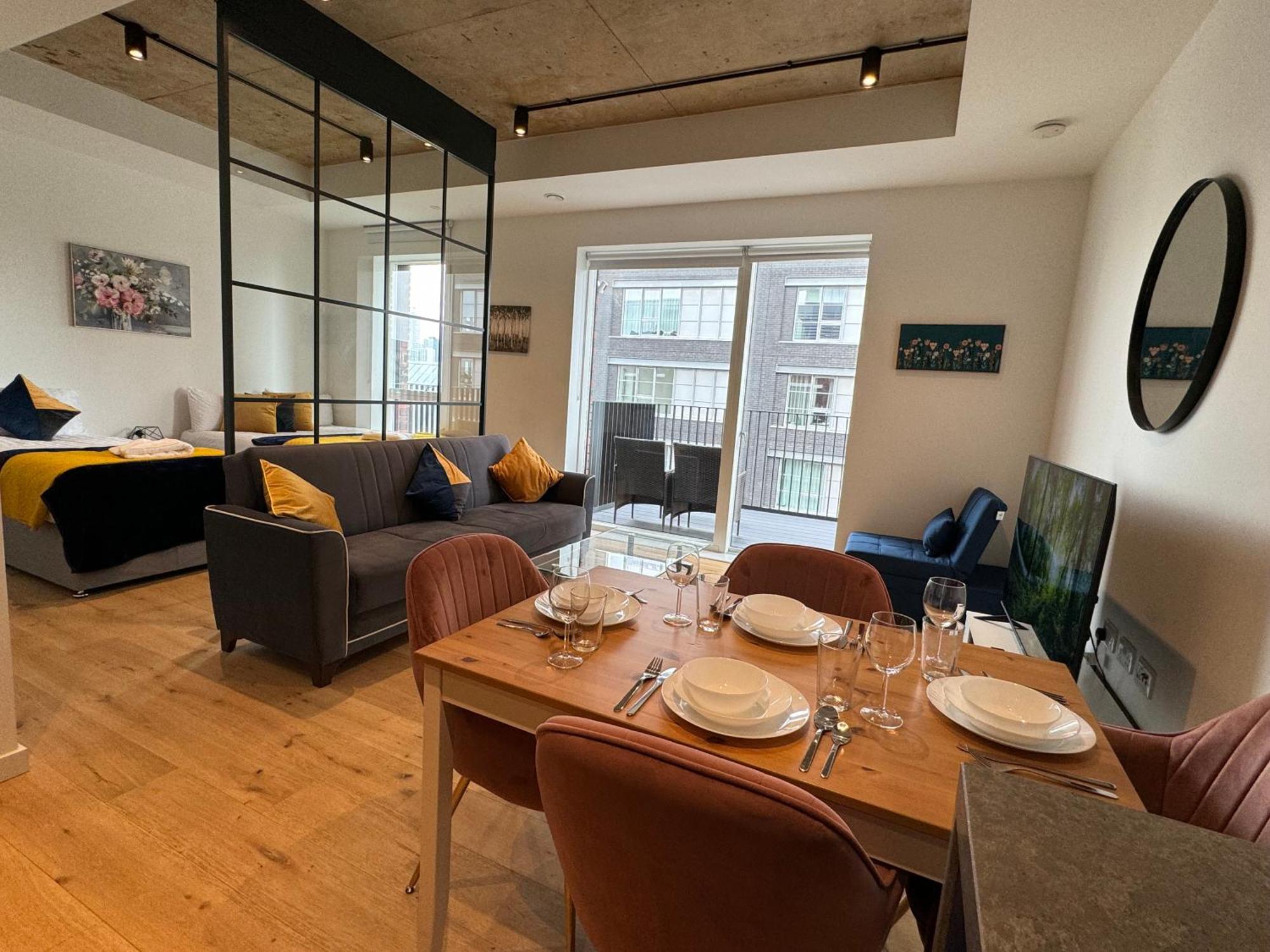 London Luxury Flat With Balcony, River View, O2 Arena, Excel, Canary Wharf, Station Apartment Bagian luar foto