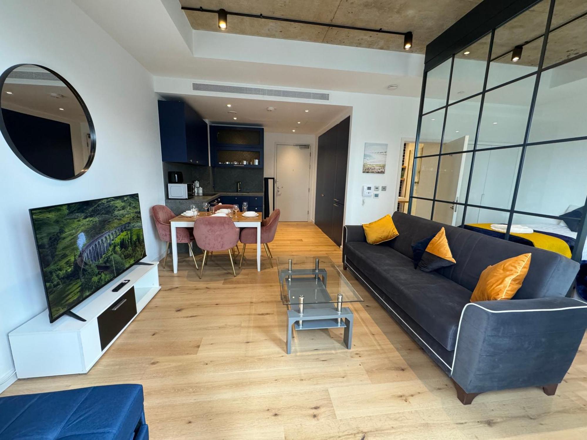 London Luxury Flat With Balcony, River View, O2 Arena, Excel, Canary Wharf, Station Apartment Bagian luar foto