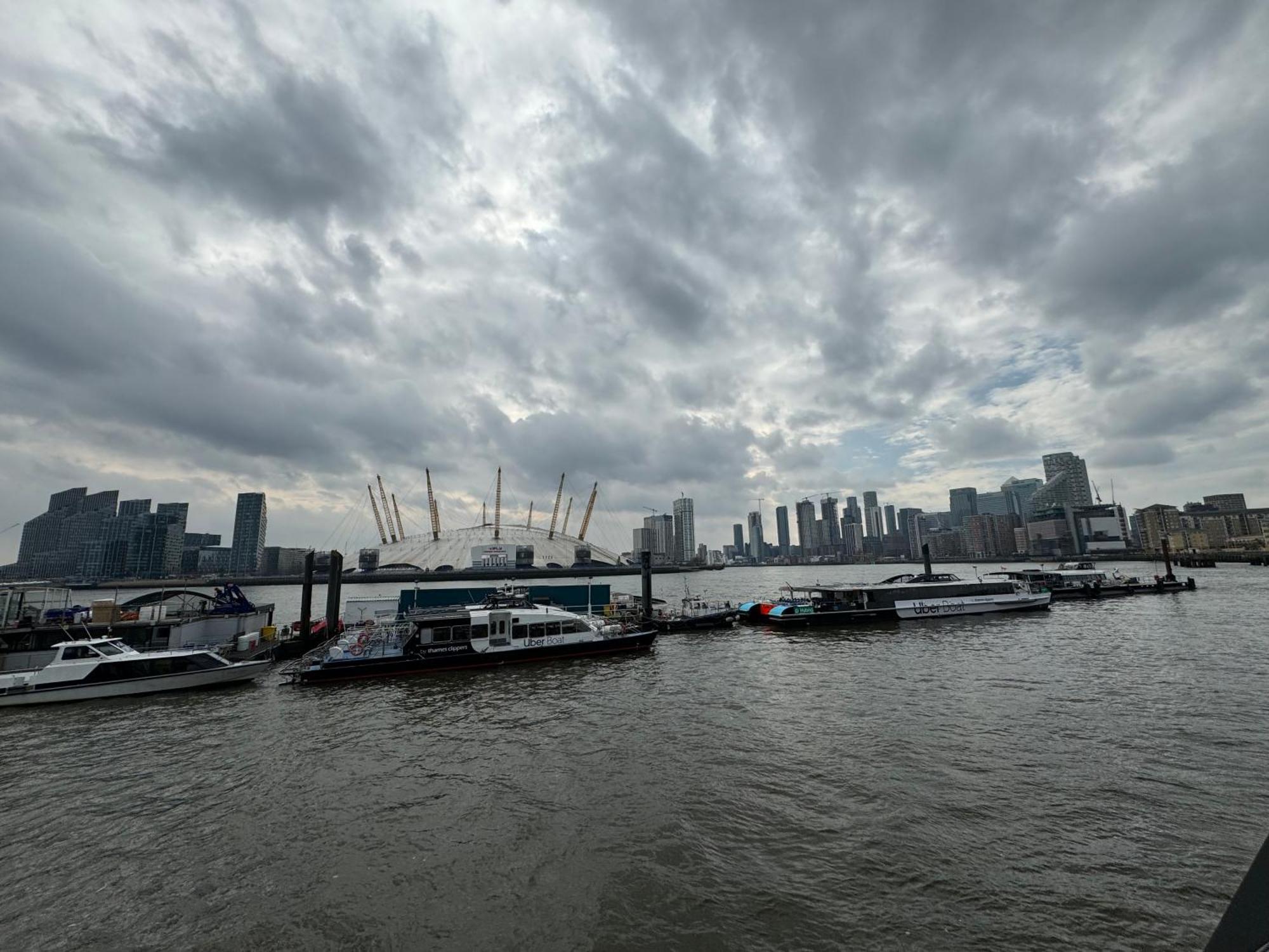 London Luxury Flat With Balcony, River View, O2 Arena, Excel, Canary Wharf, Station Apartment Bagian luar foto