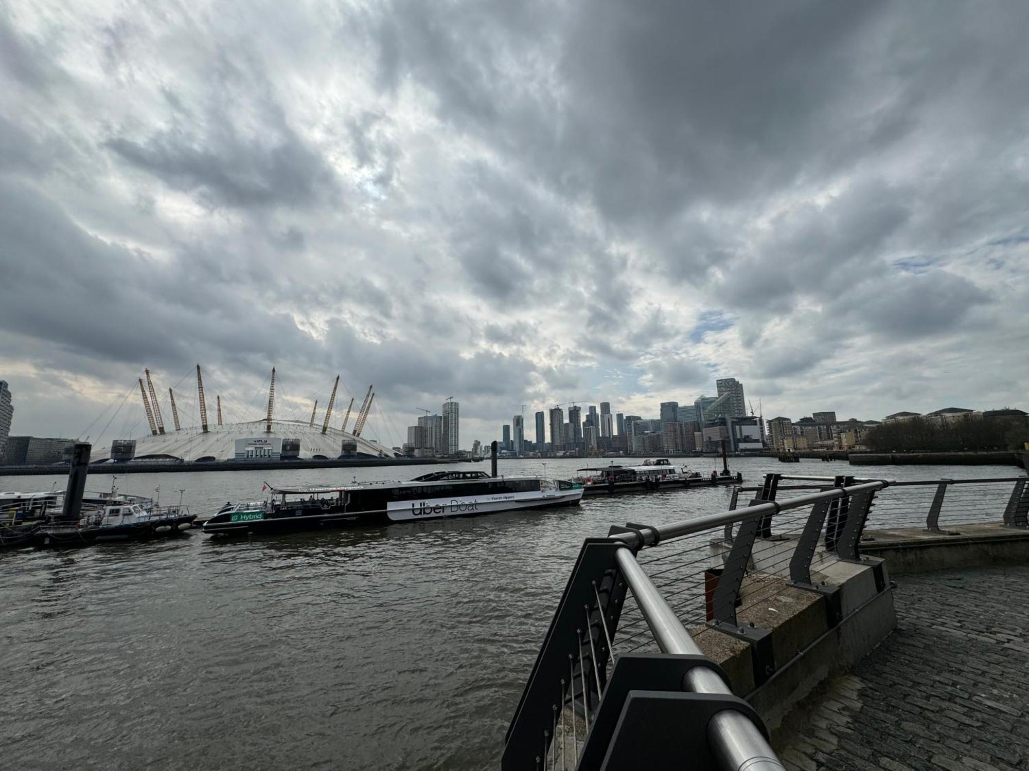 London Luxury Flat With Balcony, River View, O2 Arena, Excel, Canary Wharf, Station Apartment Bagian luar foto